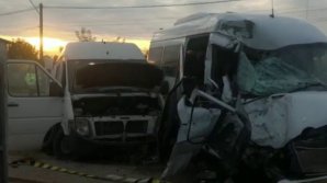Un microbuz din Republica Moldova, implicat într-un CUMPLIT ACCIDENT în România. Sunt victime