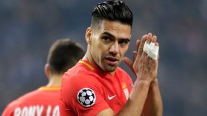FALCAO, PREZENTAT REGEȘTE: Columbianul a fost ovaționat de suporterii turci