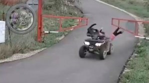 Un alt caz zguduitor: O mamă, la un pas de a-şi ucide copiii (IMAGINI CU PUTERNIC IMPACT EMOŢIONAL)