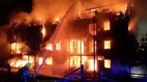 Incendiu de proporţii în Londra: Un bloc de apartamente, distrus complet (VIDEO)