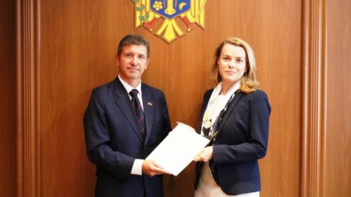 Copiile scrisorilor de acreditare, prezentate de către noul ambasador al Regatului Unit 