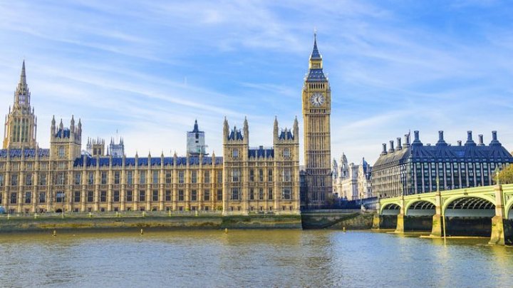 Parlamentul de la Londra şi-a reluat activitatea, după ce Curtea Supremă a declarat suspendarea ilegală