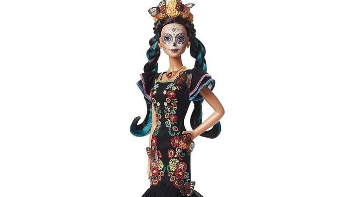 Păpuşa Barbie celebrează Día de Muertos