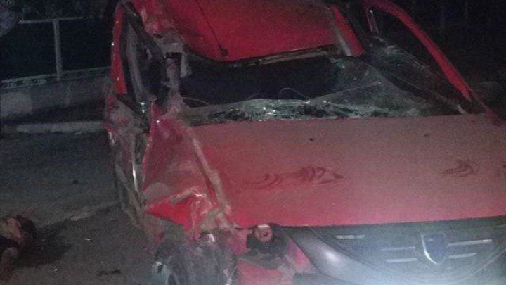 ACCIDENT GRAV la Criuleni. Pasagerul a murit, iar şoferul a fugit de la faţa locului (FOTO)