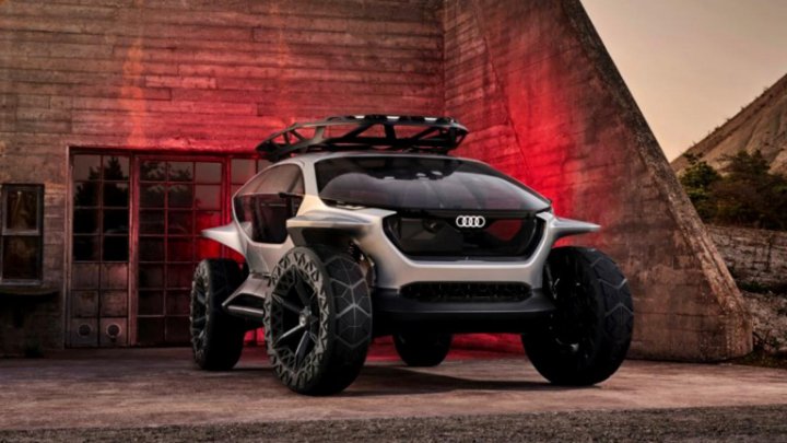 Concept-car cu funcții uimitoare. Audi a creat un vehicul off-road autonom care folosește drone ca să lumineze drumul (FOTO)