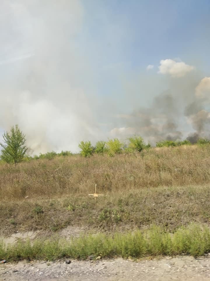 INCENDIU puternic în apropierea localităţii Dumbrava. Un câmp, mistuit de flăcări (VIDEO/FOTO)