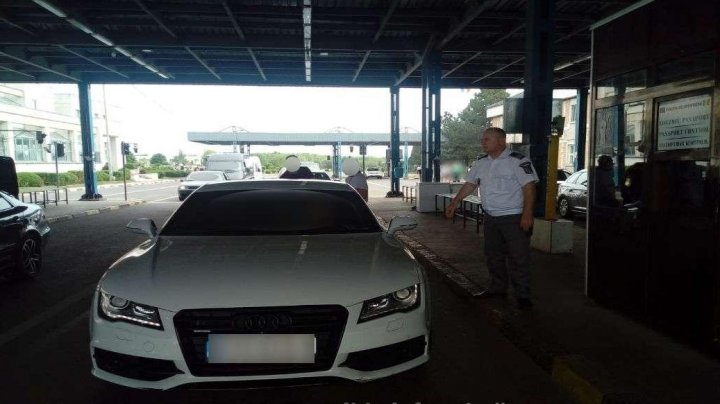 A urcat la volanul unui Audi A4 şi a pornit spre Moldova. Întâmplarea unui tânăr când a ajuns în vama Albiţa 