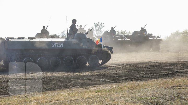 Scutul de foc pe poligonul de la Bulboaca. Militarii au tras cu tunul, obuziere şi sisteme antitanc