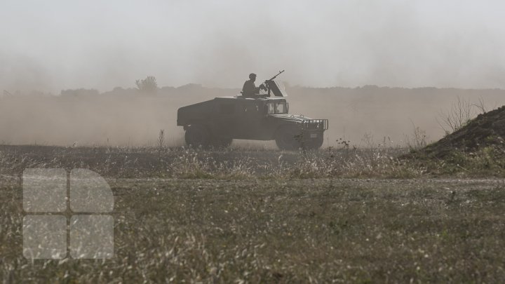 Scutul de foc pe poligonul de la Bulboaca. Militarii au tras cu tunul, obuziere şi sisteme antitanc