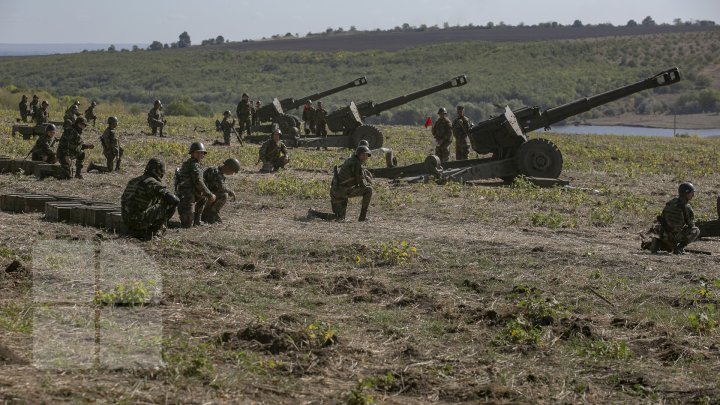 Scutul de foc pe poligonul de la Bulboaca. Militarii au tras cu tunul, obuziere şi sisteme antitanc