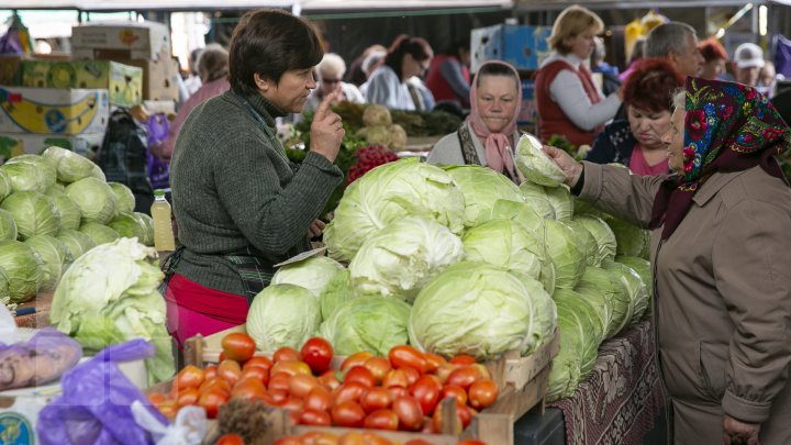 COȘUL PUBLIKA.MD. Cât costă cele mai importante produse alimentare în piețele din Capitală