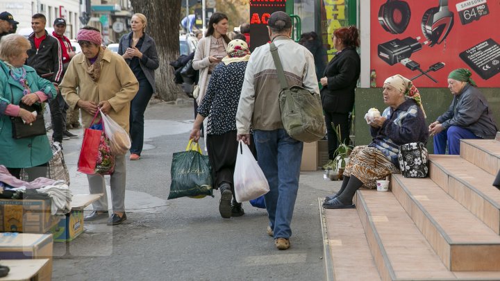 (FOTO) Ziua Internațională a Persoanelor în Etate. Câţi pensionari sunt în Moldova şi care este durata vieții pentru femei şi bărbaţi