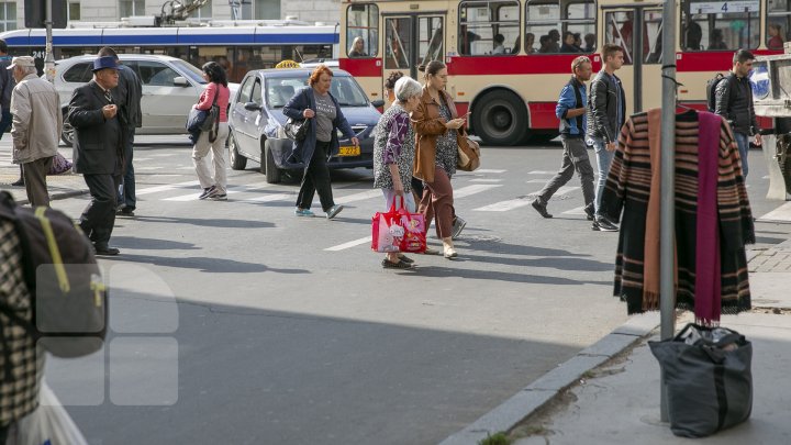 (FOTO) Ziua Internațională a Persoanelor în Etate. Câţi pensionari sunt în Moldova şi care este durata vieții pentru femei şi bărbaţi