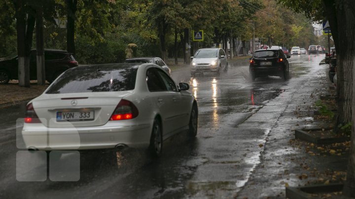 DIMINEAŢA PE STRĂZILE CAPITALEI. Detaliile pe care nu reuşeşti să le observi, adunate într-un FOTOREPORT