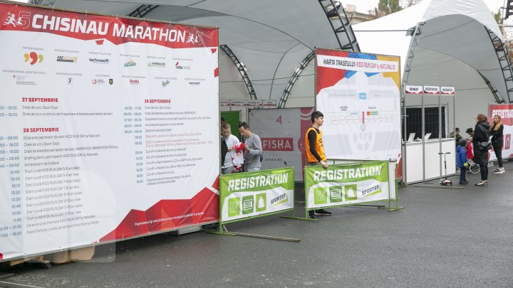 Pregătirile pentru Maraton sunt în toi. În PMAN muncitorii amenajează orășelul sportiv (FOTOREPORT)