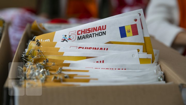 Pregătirile pentru Maraton sunt în toi. În PMAN muncitorii amenajează orășelul sportiv (FOTOREPORT)