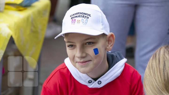 Start Maratonului Internațional Chișinău. Mii de sportivi au invadat centrul Capitalei (FOTOREPORT)