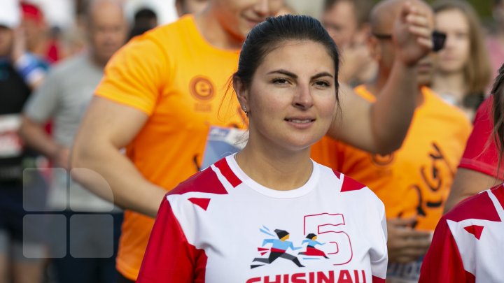 Start Maratonului Internațional Chișinău. Mii de sportivi au invadat centrul Capitalei (FOTOREPORT)