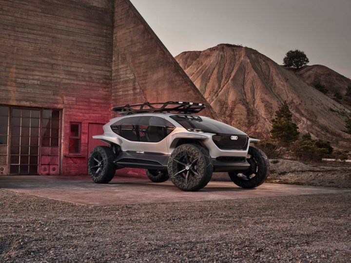 Concept-car cu funcții uimitoare. Audi a creat un vehicul off-road autonom care folosește drone ca să lumineze drumul (FOTO)