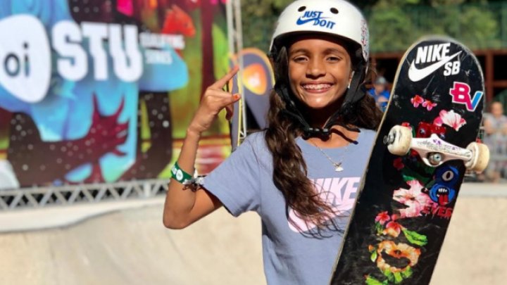 Viteză şi adrenalină. Cine e puştoaica care a cucerit medalia de argint la Campionatul Mondial de Skateboard