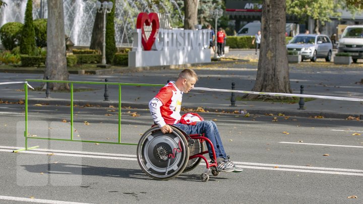 Start Maratonului Internațional Chișinău. Mii de sportivi au invadat centrul Capitalei (FOTOREPORT)