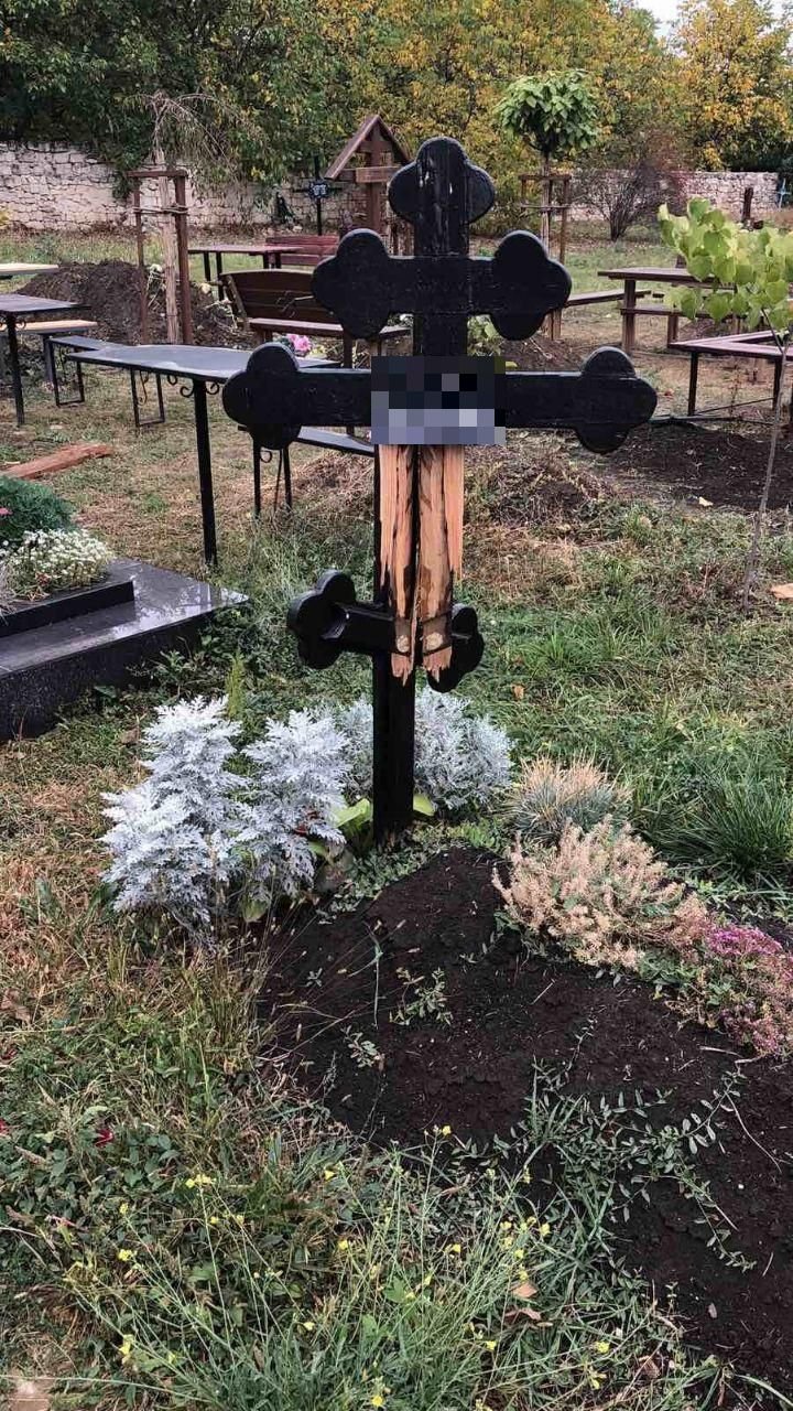 CAZ REVOLTĂTOR la Măgdăceşti. Peste 30 de morminte dintr-un cimitir, VANDALIZATE (FOTO/VIDEO)