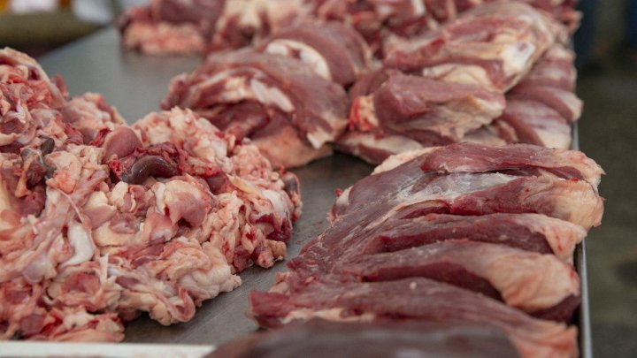 În următoarele zile, în pieţele din Comrat nu se va vinde carne de porc