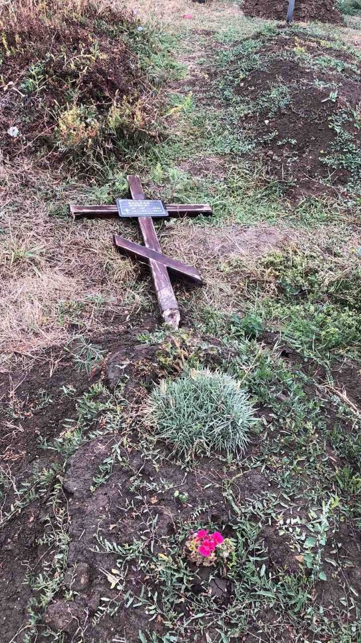 CAZ REVOLTĂTOR la Măgdăceşti. Peste 30 de morminte dintr-un cimitir, VANDALIZATE (FOTO/VIDEO)