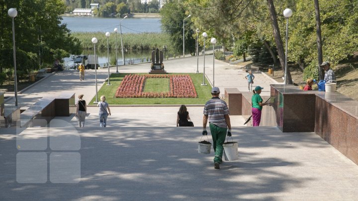 Când va avea loc inaugurarea scărilor din granit din parcul Valea Morilor din Capitală (FOTOREPORT)