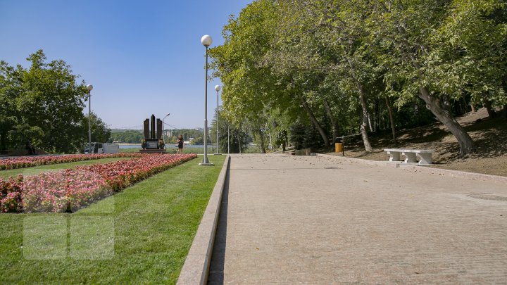 Când va avea loc inaugurarea scărilor din granit din parcul Valea Morilor din Capitală (FOTOREPORT)