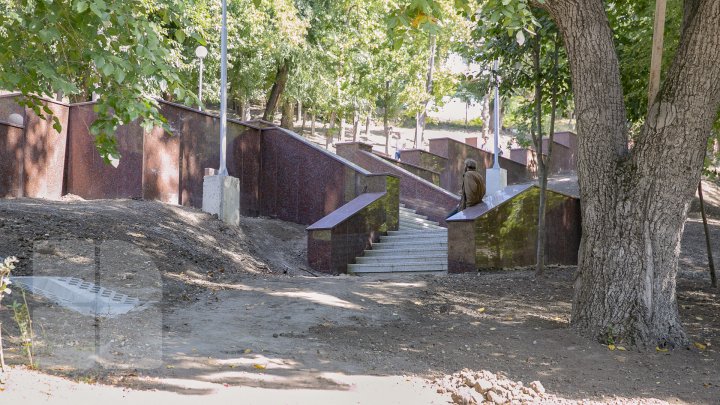 Când va avea loc inaugurarea scărilor din granit din parcul Valea Morilor din Capitală (FOTOREPORT)