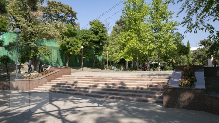 Când va avea loc inaugurarea scărilor din granit din parcul Valea Morilor din Capitală (FOTOREPORT)