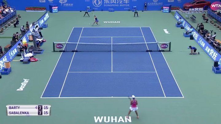 SURPRIZE MARI LA WUHAN. Sabalenka a dispus de Barty, scor 7-5, 6-4