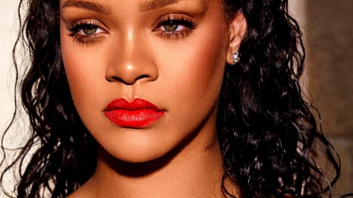 Rihanna va trimite ajutoare victimelor uraganului Dorian din Bahamas 