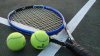 Novak Djokovic, numărul 1 mondial în tenisul masculin, s-a lăsat tuns de soţia sa