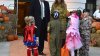 Halloween la Casa Albă: Președintele Trump a primit vizitatori la reședința sa