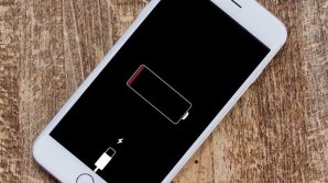 O femeie a fost AMENDATĂ pentru că a rămas fără baterie la telefon