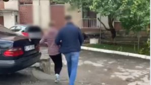 O tânără în vârstă de 23 de ani, reținută. A furat jumătate de milion de lei de la un schimb valutar