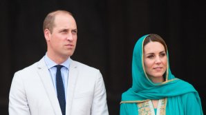 Momente de panică la boardul avionului cu prinţul William și Kate (VIDEO)