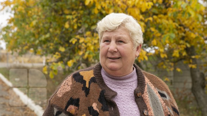 Femeile din satele Moldovei. Imagini de colecţie despre viaţa lor 