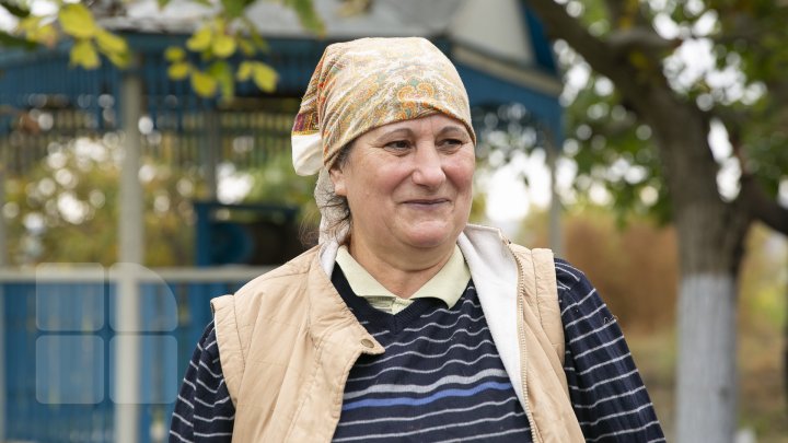 Femeile din satele Moldovei. Imagini de colecţie despre viaţa lor 