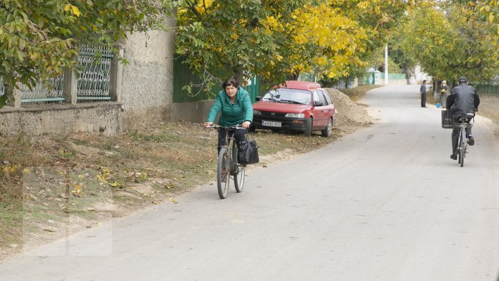 Femeile din satele Moldovei. Imagini de colecţie despre viaţa lor 