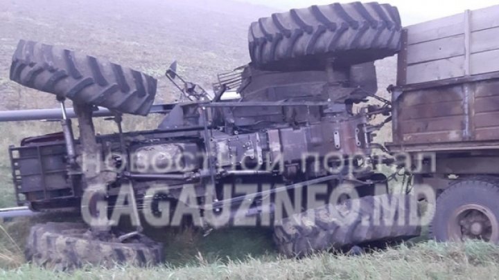 Accident violent în satul Congaz. Un automobil s-a ciocnit cu un tractor (FOTO)