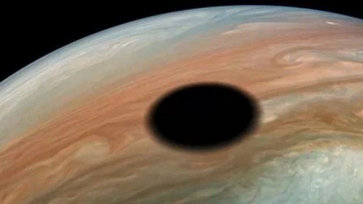 Nu o să-ți vină să crezi. Ce este pata neagră apărută brusc pe Jupiter