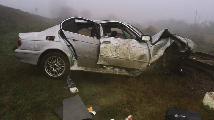 ACCIDENT GRAV la Ceadîr-Lunga. Sunt victime. Două persoane au rămas blocate între fiarele maşinii (FOTO)