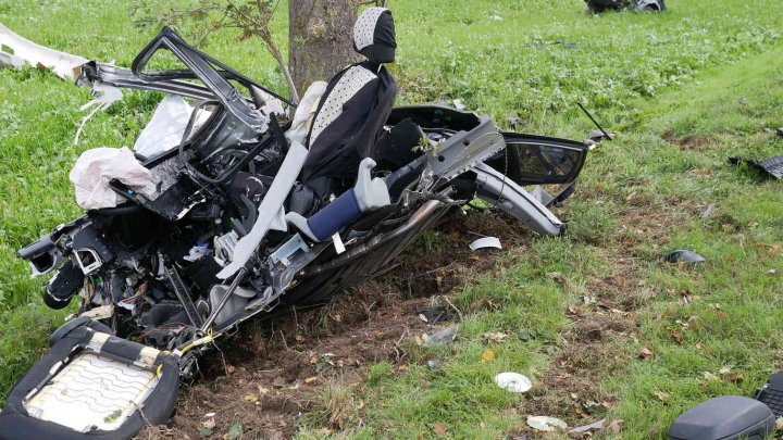 Hyundai i30, rupt în bucăţi într-un accident cumplit. Şoferul a murit pe loc