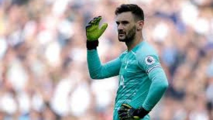 LLORIS, ACCIDENTARE GROAZNICĂ. Portarul francez şi-a rupt mâna în timpul meciului