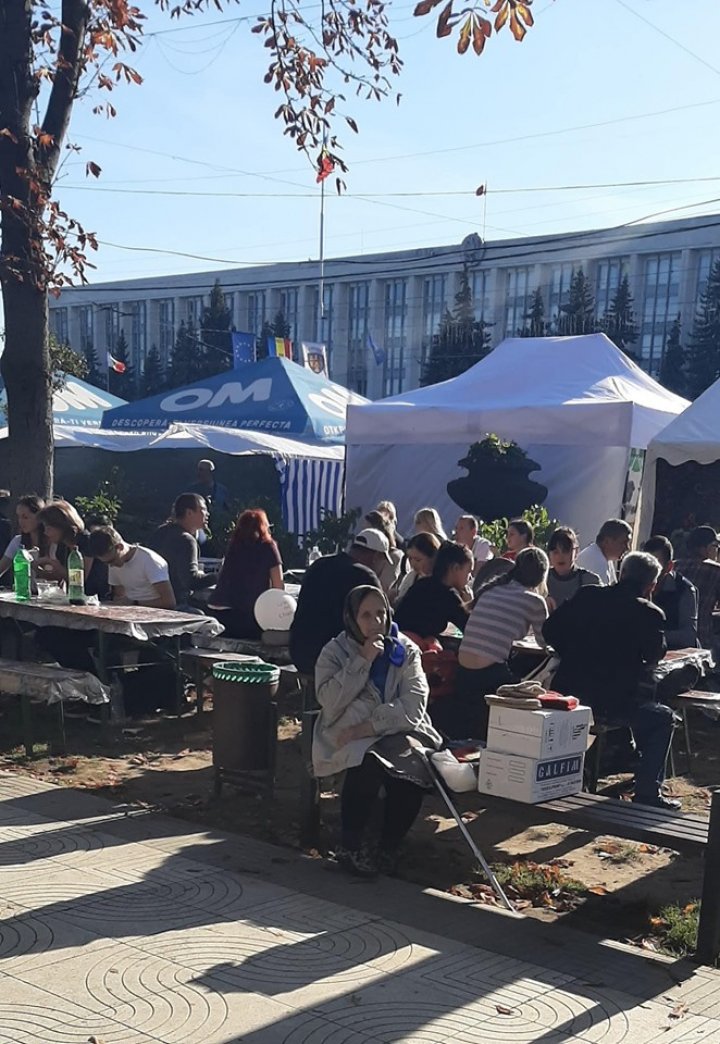 POZA ZILEI! Momentul SUMBRU, surprins de un trecător în centrul Capitalei chiar de Hramul Oraşului (FOTO)