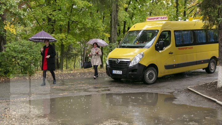 Ziua Profesorului, sărbătorită în toată ţara. Vezi de ce surprize au avut parte (FOTOREPORT)