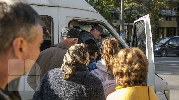 HAOS pe drumurile din țară. Protestul transportatorilor a dat peste cap planurile pasagerilor